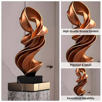 Sculpture d'art métallique torsadée abstraite, finition cuivre moderne, ornement personnalisé pour hôtel intérieur
