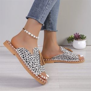 Nouveautés 2025 – Sandales plates à bout rond pour femmes et dames, style été, plage et extérieur, vente en gros - Product Image 2