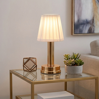 Lámpara de Escritorio Moderna Dorada, Recargable Tipo C, LED Regulable con Pantalla de Tela para Dormitorio, Mesita de Noche, Decoración del Hogar