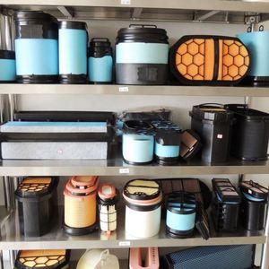 อะไหล่รถบรรทุกขายดีของ Hydwell ไส้กรองน้ำมันเครื่องยนต์ B7142 1313454 CV2473 P559129 SO3356 <span class=keywords><strong>E6878</strong></span> YGT00160 สำหรับอะไหล่เครื่องยนต์รถขุด - Product Image 3