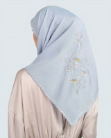 Foulard carré en voile de coton pour femme musulmane, brodé floral personnalisé, style ethnique, uni, avec finition délicate, type Bawal