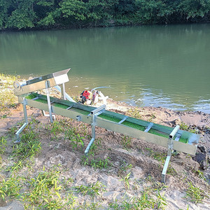 Portable Small <b>Gasoline</b>-Powered Gold Panning Machine 220V Outdoor Separator Equipment Engine Pump Simple Screening Chute - Product Image 6