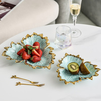 Plateau en porcelaine de luxe nordique écologique avec bord doré, vaisselle d'hôtel ronde de 10 pouces, vente en gros 2026