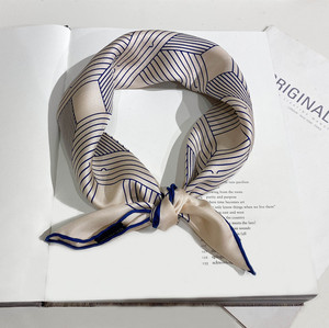 وشاح حريري 100% مطبوع طباعة رقمية حسب الطلب عالي الجودة وشاح جيب مربع من الحرير الفاخر - Product Image 2