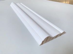 Rodapié de madera maciza de pino, blanco imprimado - Product Image 2