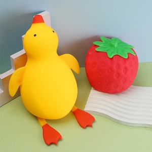 Jouet Squishy Géant en Forme de Canard de 33 cm à Remontée Lente, Simulateur de Cuisse de Poulet Géante et Jouets Anti-Stress à Presser en Forme de Grand Maïs pour Enfants - Product Image 3