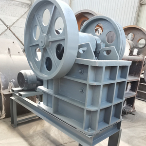 Mini concasseur à mâchoires durable 150*250, concasseur de pierres pour usage minier, capacité <span class=keywords><strong>max</strong></span>. 2-4t/h, moteur AC, longue durée de vie, travaux de construction - Product Image 3