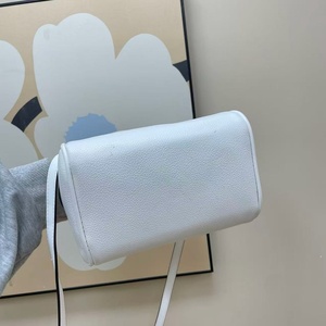 <span class=keywords><strong>Sacs</strong></span> à main de luxe pour femmes de créateurs, <span class=keywords><strong>sacs</strong></span> bandoulière, <span class=keywords><strong>sacs</strong></span> fourre-tout, <span class=keywords><strong>sacs</strong></span> messager en cuir avec logo cerise Co-ch - Product Image 5