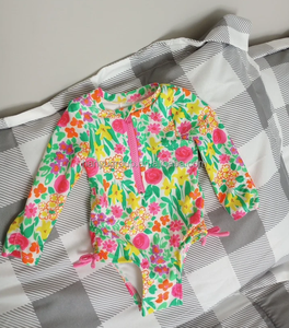 Traje de baño de una pieza Rashguard con estampado floral tropical de manga larga para niñas pequeñas al por mayor - Product Image 2