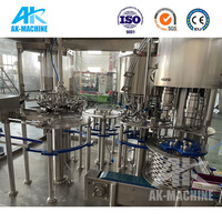 Équipement de fabrication d'eau en bouteille entièrement automatique 10000 BPH, ligne de production et de remplissage de bouteilles d'eau automatique de grande capacité