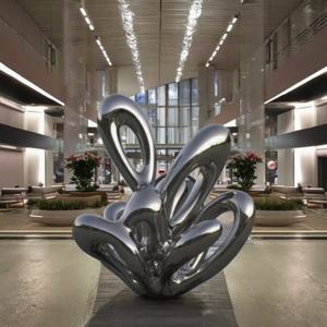 Sculpture d'art abstrait moderne personnalisée en acier inoxydable poli argenté 3D pour jardin extérieur - Product Image 5