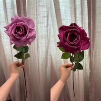 J-12204 Neues Design Weiße Rote Real-Touch-Rosen Handbemalte Real-Touch-Rose Dunkelrosa und Weiß Schattierte Rose Künstlich