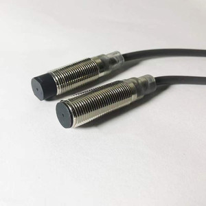 Interruptor de proximidad inductivo E2B-M12KS04-WZ-C1 - Product Image 1