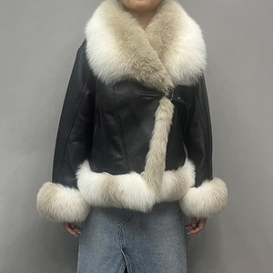 Jancoco Giacca Invernale Imbottita in Pelliccia all'Ingrosso, Cappotto in <span class=keywords><strong>Pelle</strong></span> Personalizzato con Collo e Polsini in Vera Pelliccia di Volpe - Product Image 1