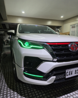 Feux de jour spécifiques au véhicule Toyota Fortuner, haute luminosité, RGB, blanc et jaune, fonction de clignotant