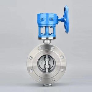 Raccord à bride triple décalé DN50-DN1200 PN16 PN25 en fonte ductile avec siège métallique multicouche en SS316 haute température CE ISO - Product Image 1