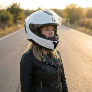 Casco de Motocicleta Integral Personalizable con Certificación DOT y ECE, Transpirable, con Disipación de Calor, Seguro para Ciclismo, con Doble Visera - Product Image 1