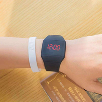 Jam Tangan Elektronik Anak Laki-laki Perempuan Fashion LED Layar Sentuh Set Hadiah dengan Logo Kustom Jam Tangan Digital LED Olahraga untuk Pelajar