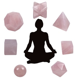 Juegos de Geometría de Sólidos Platónicos de Cristal de Cuarzo de 7 Chakras Pulidos y Coloridos al por Mayor para Meditación con Tema de Amor - Product Image 4