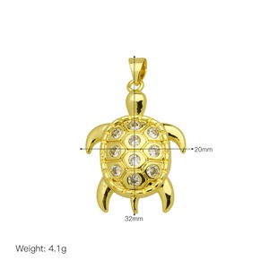 BD-D1111 Encantadores dijes de tortuga blancos con circonitas cúbicas, colgante de tortuga/cola de pez chapado en oro con circonitas transparentes, dije de cobre de moda con forma de tortuga, venta al por mayor - Product Image 4