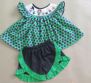 Conjunto de Halloween para Niños Pequeños, Diseño de Bruja, Verde y Morado con Puntos, Bordado a Mano - Product Image 6