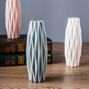 Vaso Alto in Plastica Bianca con Texture Intrecciata, Vaso Decorativo Moderno e Minimalista per Fiori, per Arredamento Casa, Soggiorno, Tavolo, Vendita all'Ingrosso - Product Image 4