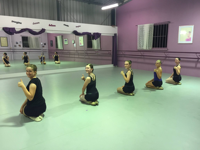 Revêtement de sol en vinyle PVC pour salle de danse, rouleau adhésif résistant, uni, ignifuge, écologique, antidérapant pour salles de danse et de sport