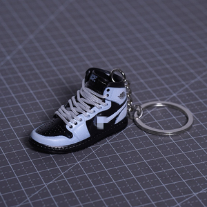 2025 New Mini Bóng Rổ Giày 3D Sneaker Keychain Bán Buôn PVC Cao Su Từ Nhà Máy Giá Phổ Biến Cao Su Móc Chìa Khóa - Product Image 6