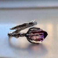 Bague pour femme vintage, minimaliste, avec fleur tridimensionnelle en améthyste naturelle, base en forme de fleur de vigne, ouverture réglable