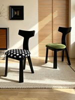 Chaise de salle à manger en bois massif de style mi-siècle, dossier français, luxe léger, assise rembourrée, mobilier de maison durable