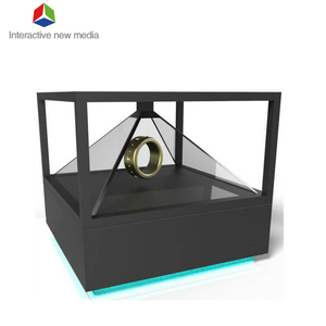 360 degrés 3D <span class=keywords><strong>pyramide</strong></span> <span class=keywords><strong>hologramme</strong></span> affichage vitrine clair 3D <span class=keywords><strong>hologramme</strong></span> <span class=keywords><strong>pyramide</strong></span> Holobox montre verre équipement publicitaire - Product Image 2
