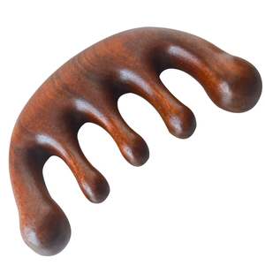 Peigne de massage Gua Sha en bois de santal à dents larges pour le cuir chevelu, le visage et les cheveux - Product Image 1