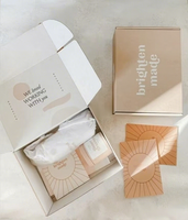 Boîtes d'emballage pour vêtements en gros, personnalisables sur mesure, avec papiers de soie et étiquettes, pour l'expédition et l'emballage de vêtements