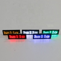 Placa de Identificación LED Recargable USB con Letras Desplazables en Rojo, Azul, Verde, Amarillo, Blanco y Morado, Etiqueta Inteligente con Nombre