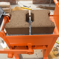 Machine à fabriquer des briques en terre cuite rouge à emboîtement manuel, briques en terre compressée avec logo, machine à blocs de terre de petite taille