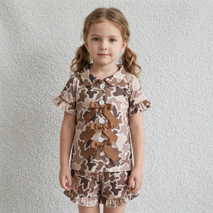 Ensemble à volants à manches courtes pour filles, imprimé camouflage, avec short à détail nœud - Product Image 1