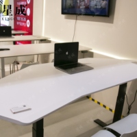 Bureau électrique personnalisé à hauteur réglable Bureau de luxe moderne Table d'étude d'étudiant ergonomique en MDF enduit de poudre