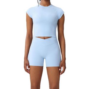 Shorts de yoga sportifs pour femmes, simples, écologiques, respirants, en spandex/nylon, logo frontal, extensible dans les quatre sens - Product Image 1