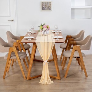 Mousseline <span class=keywords><strong>de</strong></span> soie exquise <span class=keywords><strong>de</strong></span> haute qualité faite <span class=keywords><strong>de</strong></span> <span class=keywords><strong>chemin</strong></span> <span class=keywords><strong>de</strong></span> <span class=keywords><strong>table</strong></span> en tissu transparent doux pour les thèmes <span class=keywords><strong>de</strong></span> décoration européens et américains - Product Image 1