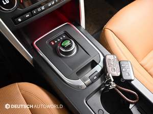 Land Rover Discovery 2017 SD Diésel Automático SUV de Lujo, 7 Plazas, Terrain Response, Gran Potencia Diésel, en Perfecto Estado - Product Image 3