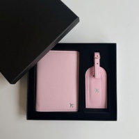 Coffret Cadeau Luxe en Cuir PU Saffiano avec Icône Avion, Logo Personnalisé, Emballage Premium, Porte-Passeport et Étiquette de Bagage