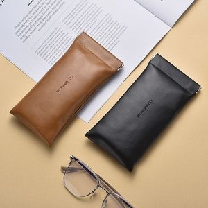 Étui à lunettes en cuir PU haut de gamme, fourni par l'usine, pochette souple anti-rayures pour lunettes avec ouverture à ressort - Product Image 1
