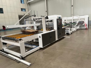 フルオートマチック段ボールカートンボックス折りたたみ接着機紙段ボールフォルダーグルアマシン用カートンボックス製造機 - Product Image 4