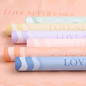 Aierflorist new Love never Fails Valentines Day bouquet papier d'emballage étanche pour bouquet de fleurs papier d'emballage - Product Image 1