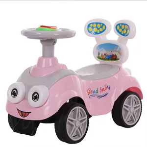 Mobil putar anak-anak, mainan skuter empat roda mobil ayun untuk berkendara