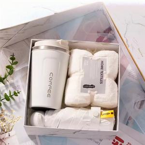 Nouvelle idée cadeau : Ensemble cadeau promotionnel d'été personnalisé avec logo, comprenant un ventilateur portable, un parapluie et une <span class=keywords><strong>serviette</strong></span>, idéal pour les cadeaux d'affaires. - Product Image 2