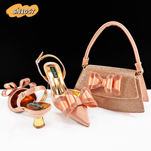 Set di Borse da Donna Peach 2025, Scarpe con Tacco Alto alla Moda con Borsa Coordinata - Product Image 1