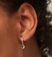 Milskye Boucles d'oreilles créoles en zircon plaqué or 18 carats en argent sterling 925 avec cercle de lune et étoiles