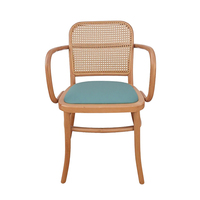 Chaises de salle à manger en bois massif empilables de style vintage moderne avec dossier en rotin pour hôtels, fêtes, banquets, événements et mariages - En vente