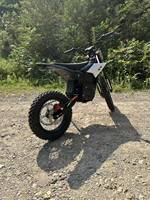 Moteur de moyeu arrière 60V 2000W à 3 vitesses pour motos tout-terrain avec batterie au lithium et moteur sans balais QC-Y02 haute performance offrant une puissance exceptionnelle
